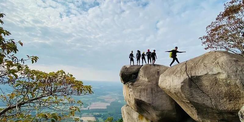 trekking leo núi bà đen